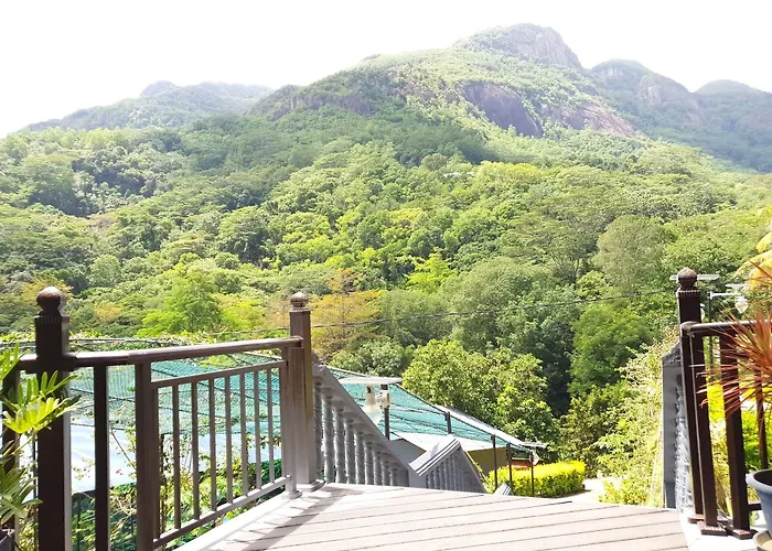 Blue Hill 4*